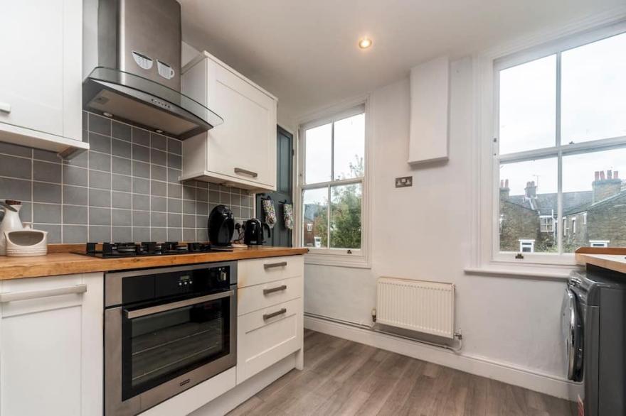 Pass the Keys | Modern Victorian home 15 min from Central London