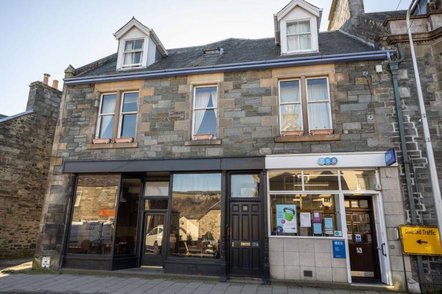 Spacious 6 bedroom Townhouse in the heart of Aberfeldy