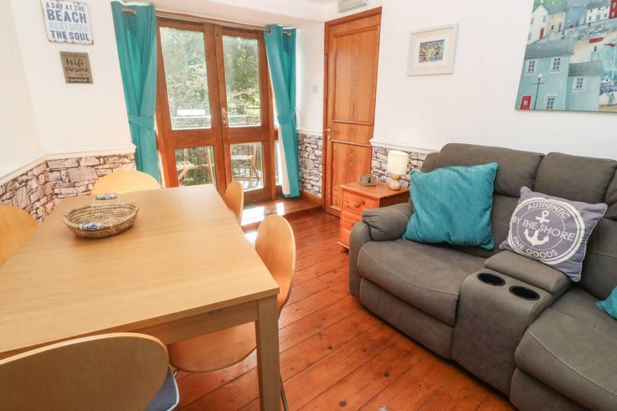MILL HOUSE BARN, pet friendly, with a garden in Penzance
