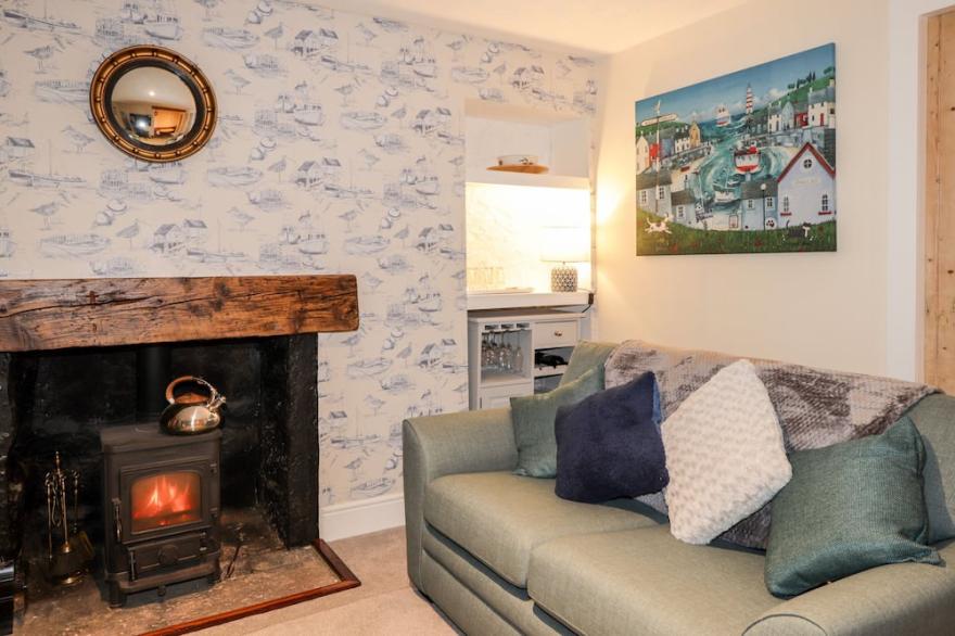 GRIFFIN COTTAGE, family friendly, character holiday cottage in Nairn