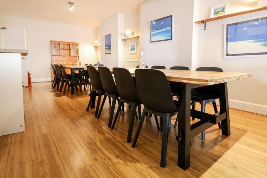 THE THREE TEES, pet friendly, character holiday cottage in Newquay