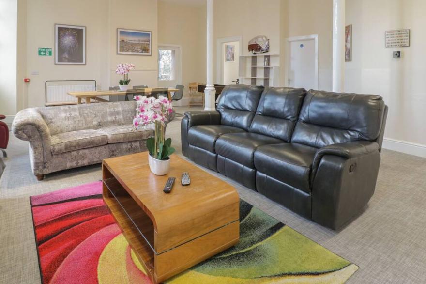 THE LOMBARD, pet friendly, country holiday cottage in Dolgellau