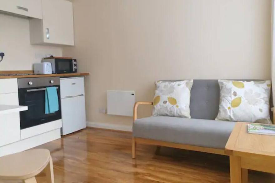 Oak Leaf, Central Windermere Studio Apartment