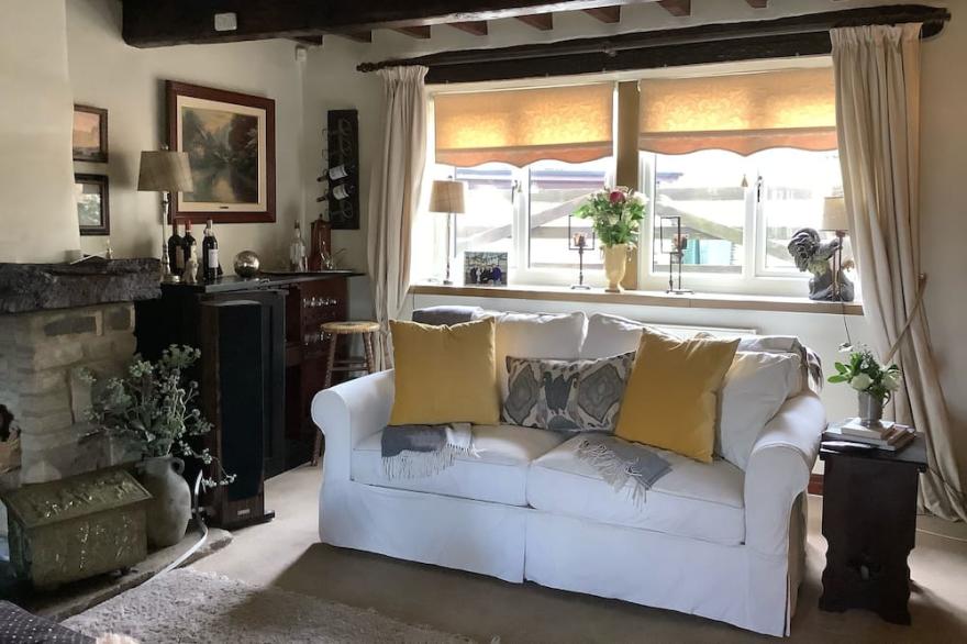 Charming Modernized 16Th Century Farm House with stunning garden & views