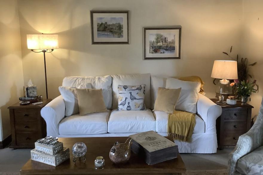 Charming Modernized 16Th Century Farm House with stunning garden & views