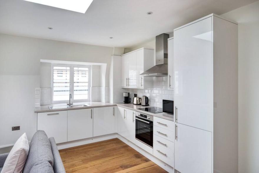 Serene Marylebone 2BR w/ Roof, nr Edgeware Road Station, by Blueground