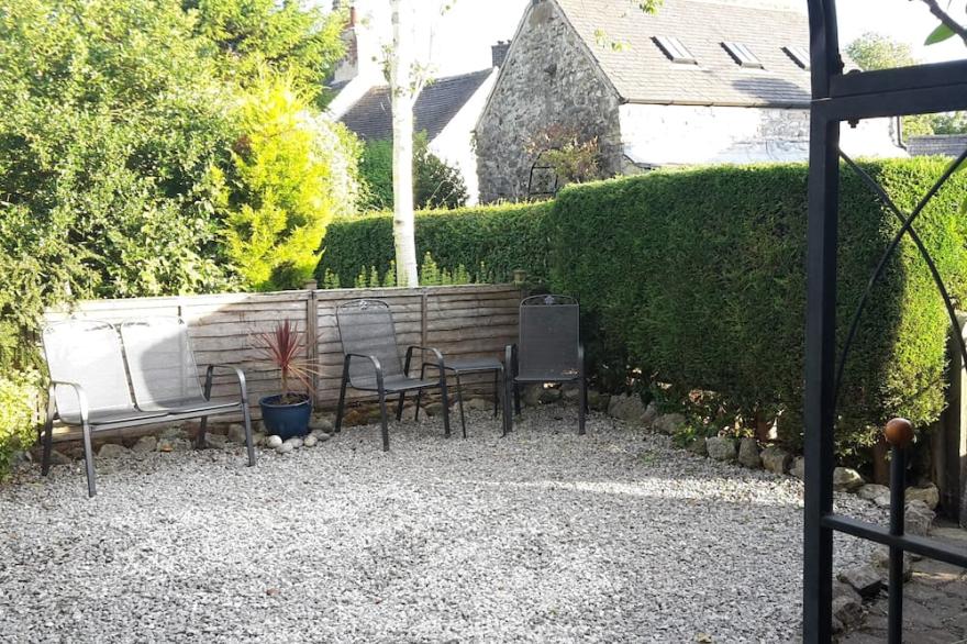 17th Century Cottage in a scenic village, Three bedrooms with modern facilities