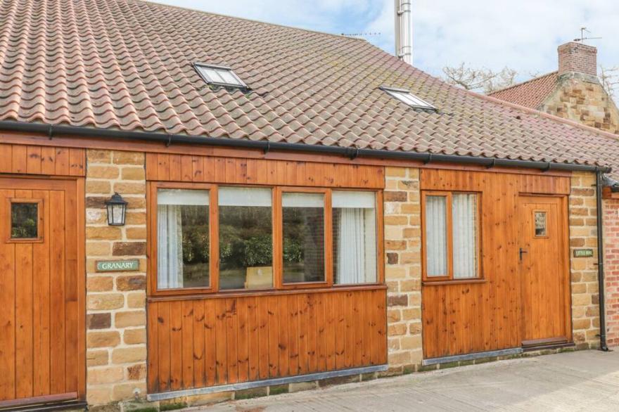 LITTLE BYRE COTTAGE, family friendly, with a garden in Thirsk