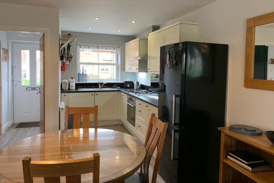 Wait n Sea -  a cottage that sleeps 4 guests  in 2 bedrooms