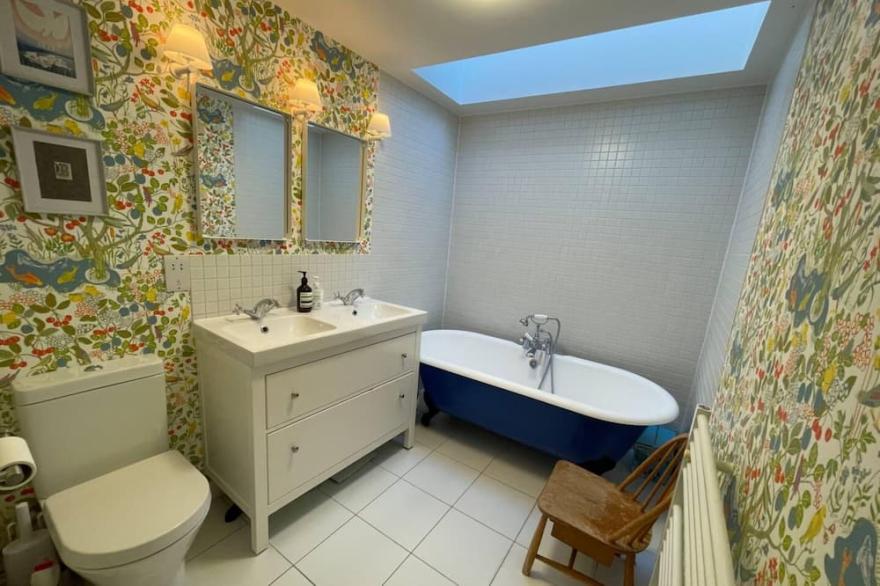 Beautiful 4 Bedroom Family Home in Clerkenwell
