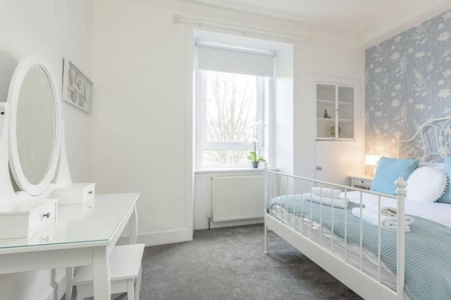Balfour · Stylish and Comfortable City Centre Apartment
