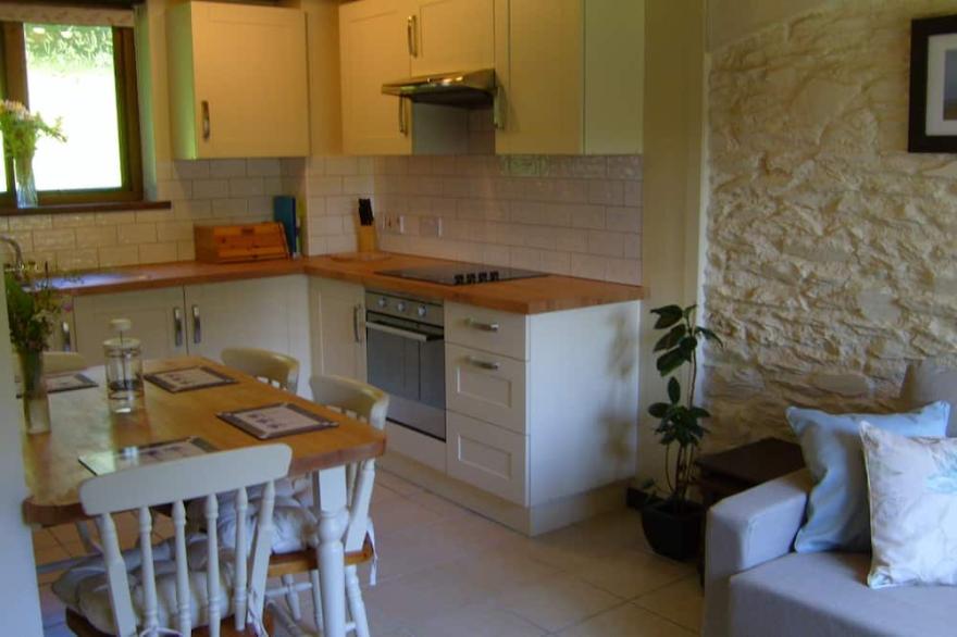 Cosy Converted Barn Cottage in Peaceful Rural Wooded Setting, Close to the Coast