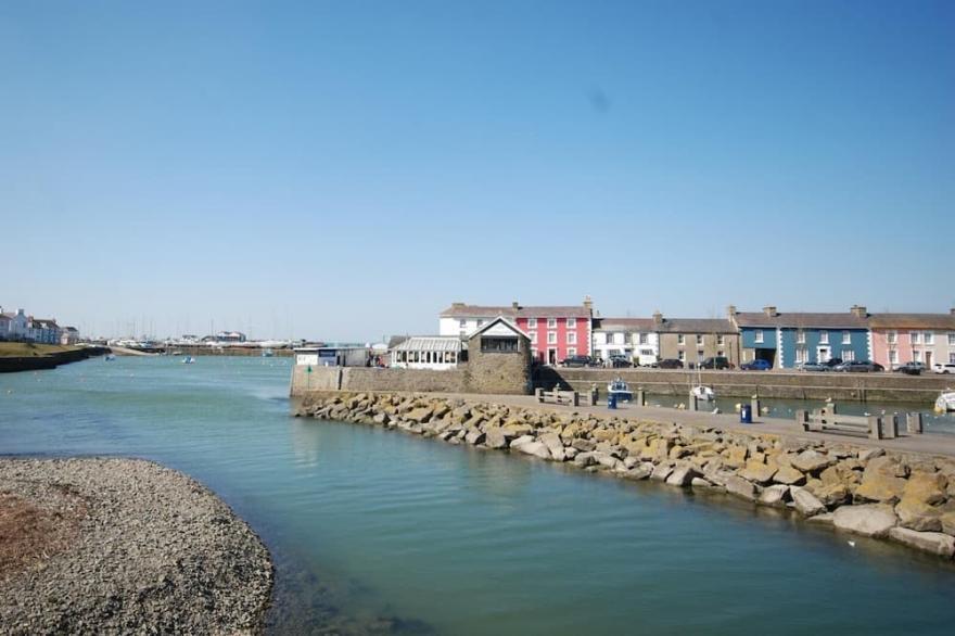 Riverside Apartment in the heart of the Georgian Town of Aberaeron