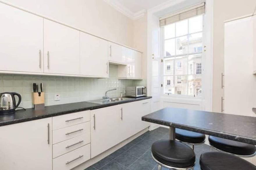 Amazing Hanover St Apt In City Centre (2bd/2bath)