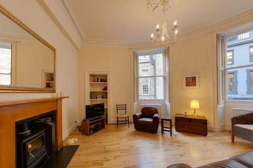 Spacious 2Bed in Heart of Old Town (Diagon Alley)