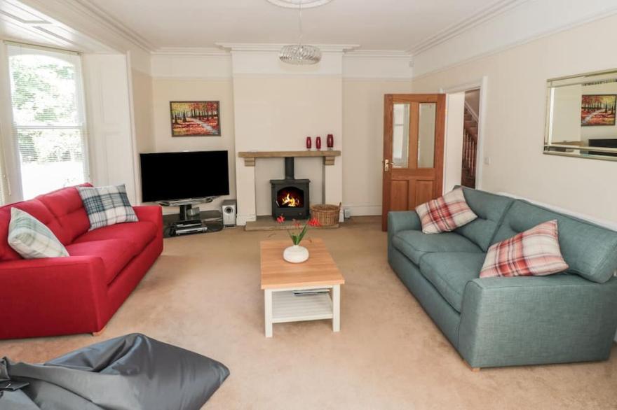 THWAITEFIELD, pet friendly, with open fire in Goathland