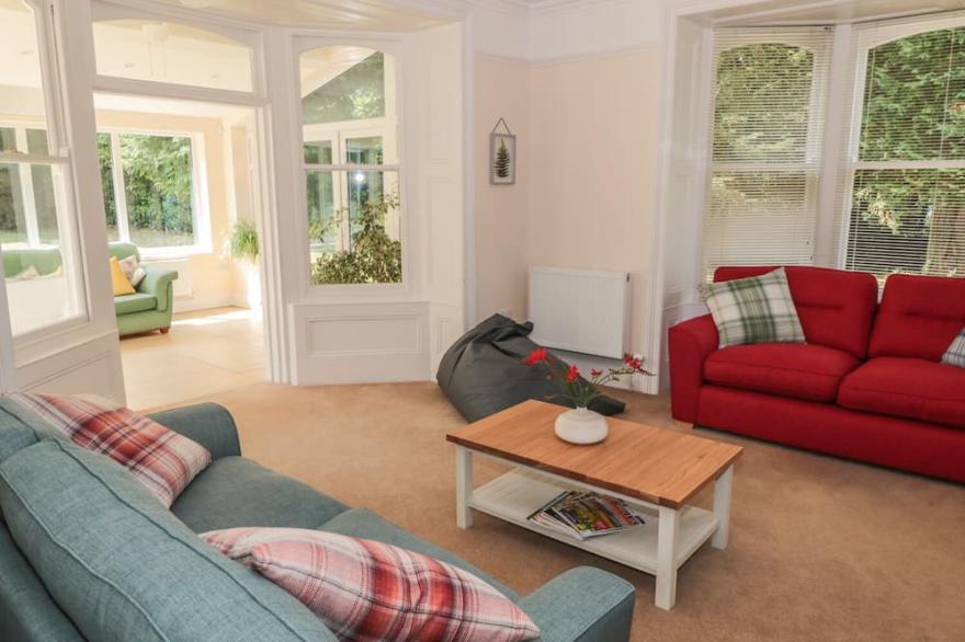 THWAITEFIELD, pet friendly, with open fire in Goathland