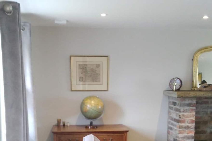 August discount offer! Rural, beautiful barn for 2, farm setting, stunning views