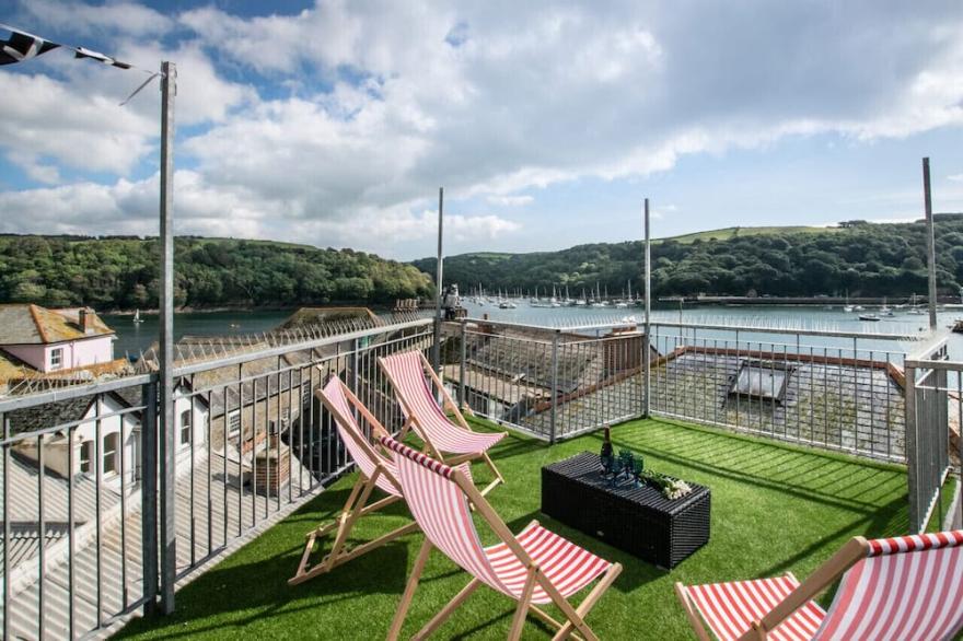 Guinevere - Three Bedroom House, Sleeps 6