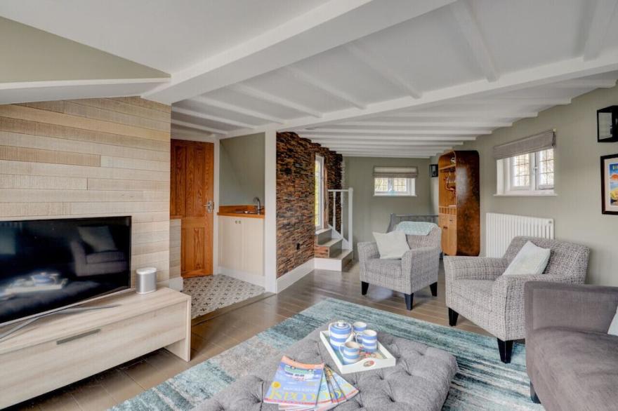 Guinevere - Three Bedroom House, Sleeps 6