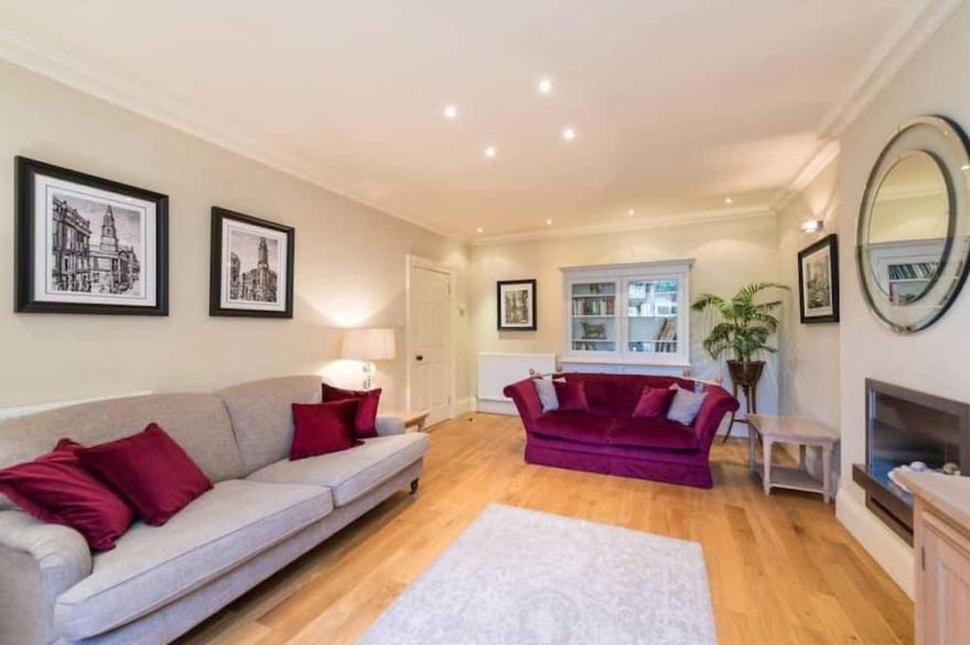 Luxury Carlton Terrace main door apartment