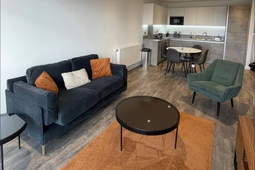 Brand new 1 bed luxury apartment, Balcony with amazing views