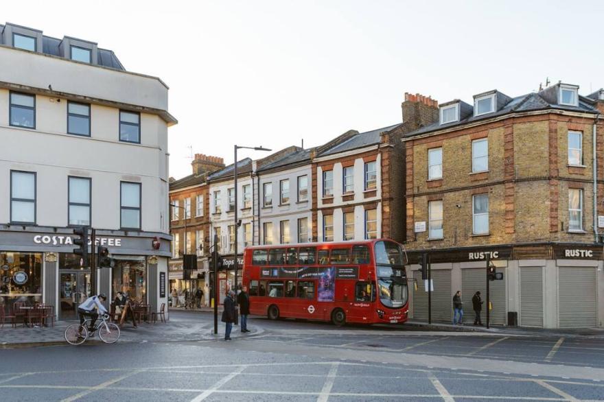 6 people within Portobello Bello Road Market W9