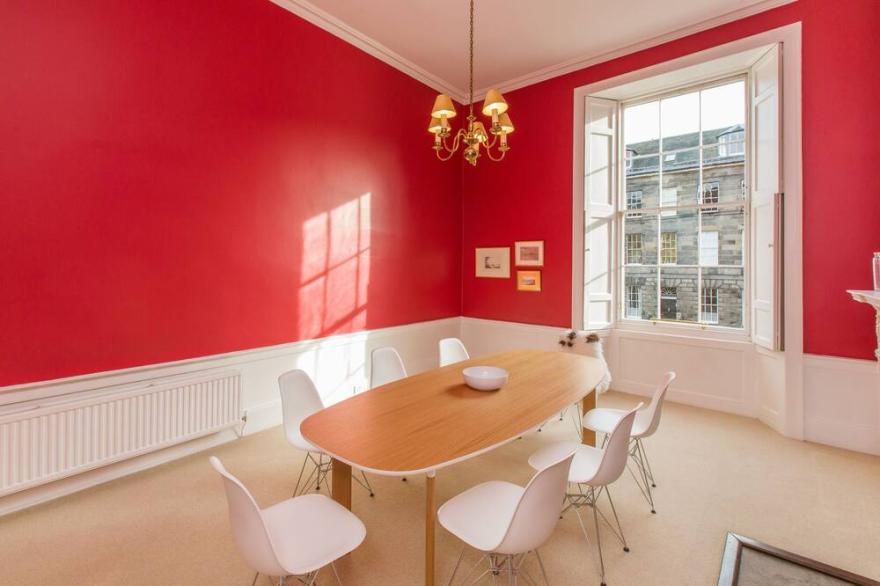 Spacious New Town Apartment within walking distance of city centre and station.