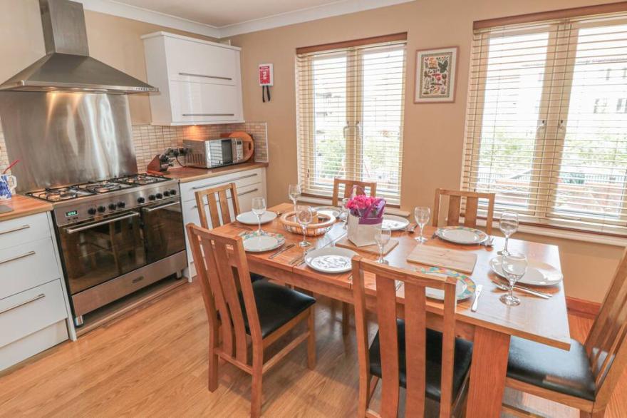 HAVEN HOUSE, pet friendly, country holiday cottage in Whitby
