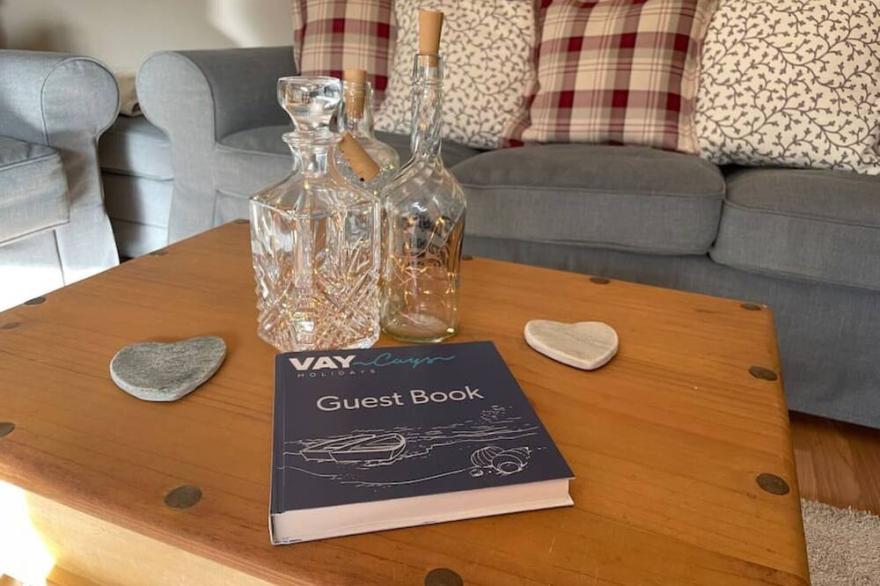 Two bedroom Rock Cottage, Delabole Sleeps 4+2