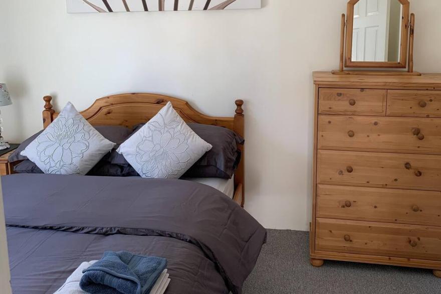 Adorable 1 bedroom holiday home. Cosy rural retreat