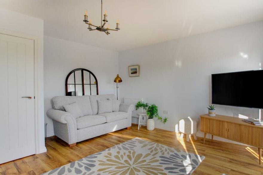 The Salty Dog - Three Bedroom House, Sleeps 6