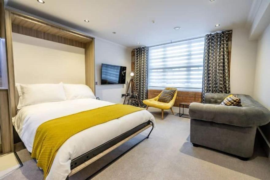Cocoa Suites 52 - sleeps 2 guests  in studio apartment
