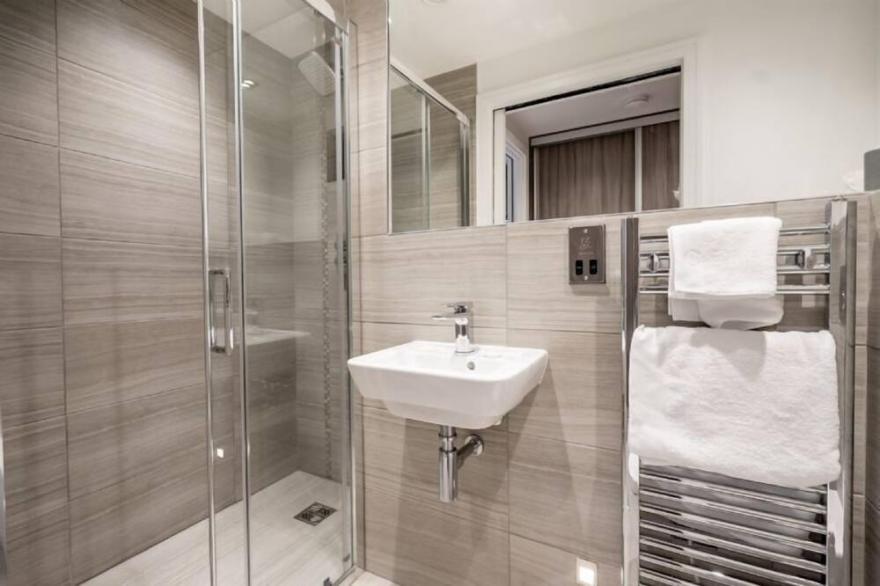 Cocoa Suites 52 - sleeps 2 guests  in studio apartment