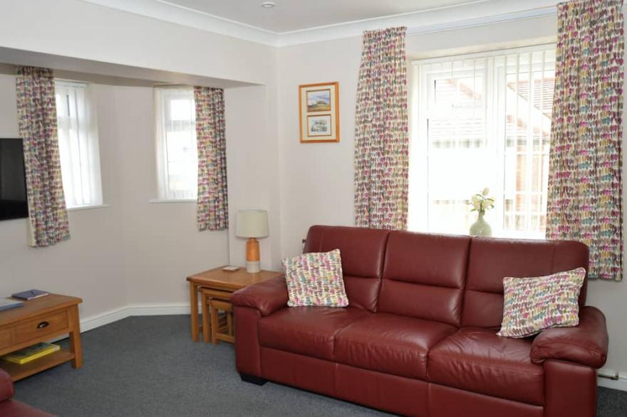 Scrimshaw Cottage -  a charming, romantic getaway for a couple boasting stunning sea views.