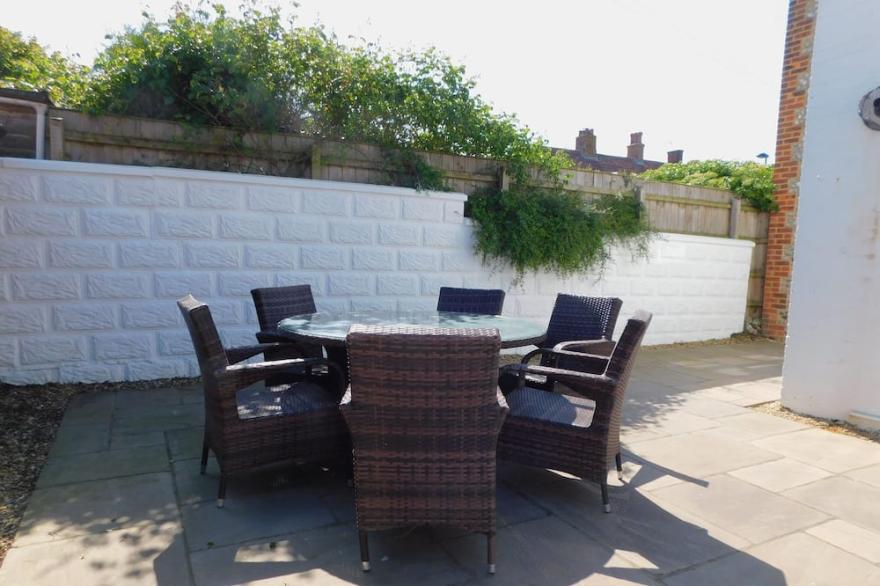 Beulah House -  opulent detached house, pleasant mix of conserved history and modern furniture