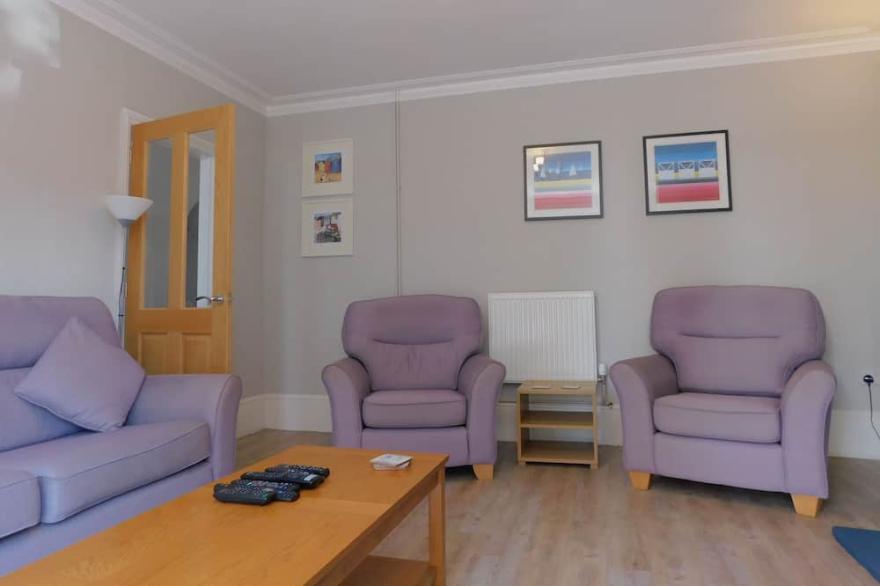 Beulah House -  opulent detached house, pleasant mix of conserved history and modern furniture