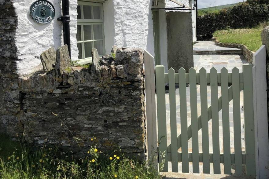Picture perfect cottage in rural Tintagel