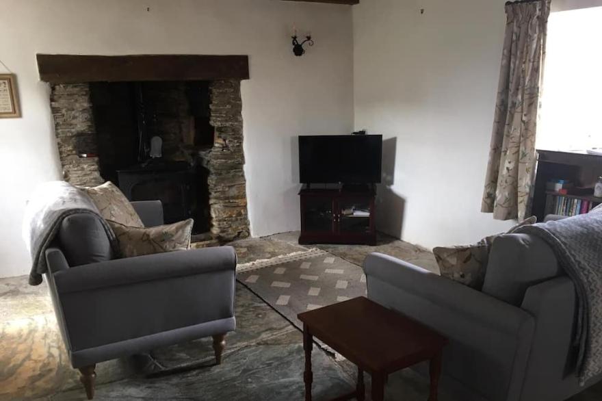 Picture perfect cottage in rural Tintagel
