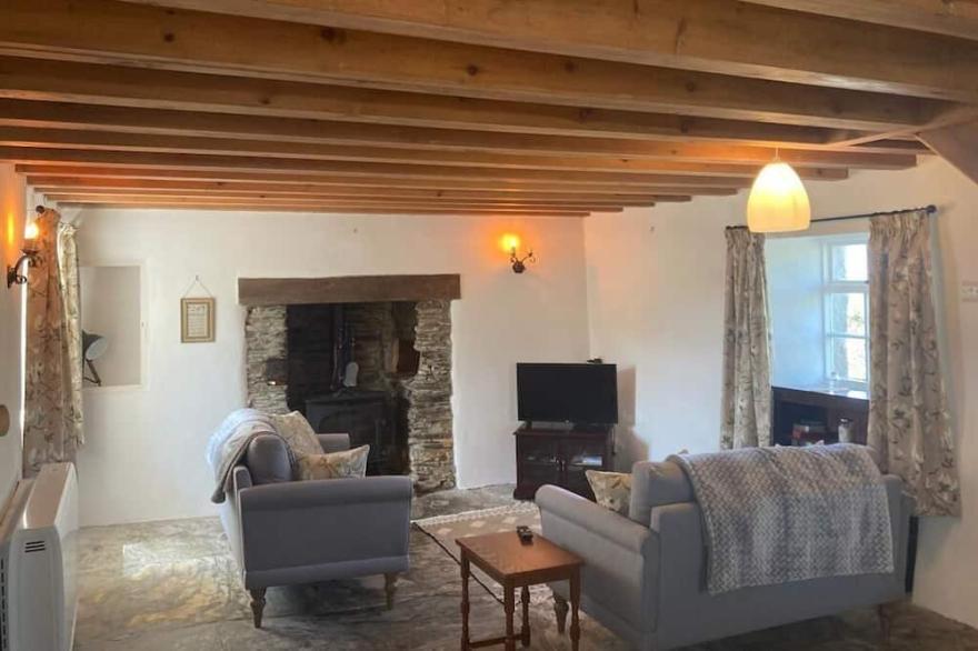 Picture perfect cottage in rural Tintagel