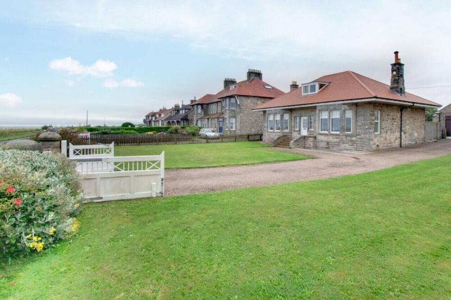The cottage by sea house