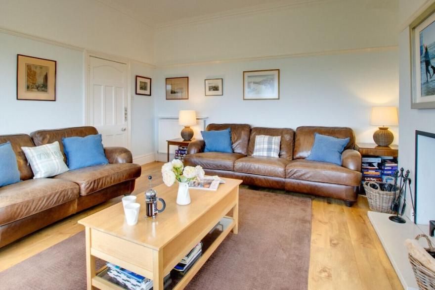 The cottage by sea house