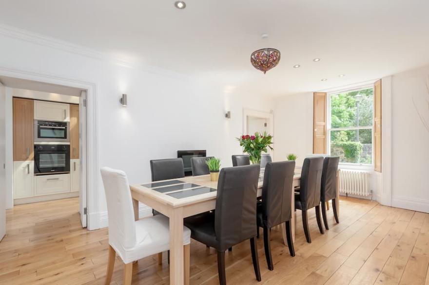 Beautiful Georgian property enjoying a quiet location. Sleeps 10.