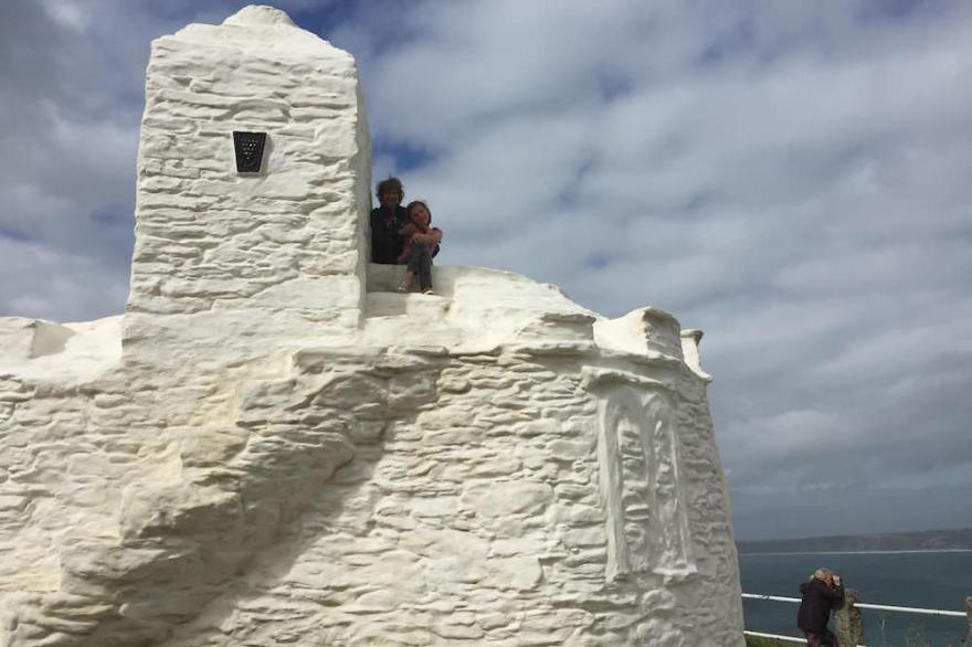 PERRANPORTH - AMAZING VALUE - 3 bedrooms, great facilities, swimming pool