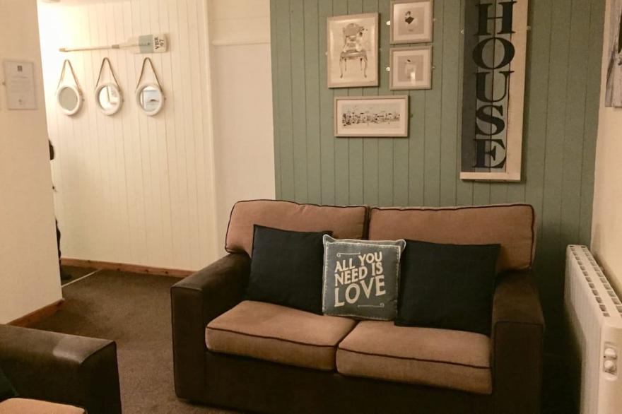 PERRANPORTH - AMAZING VALUE - 3 bedrooms, great facilities, swimming pool