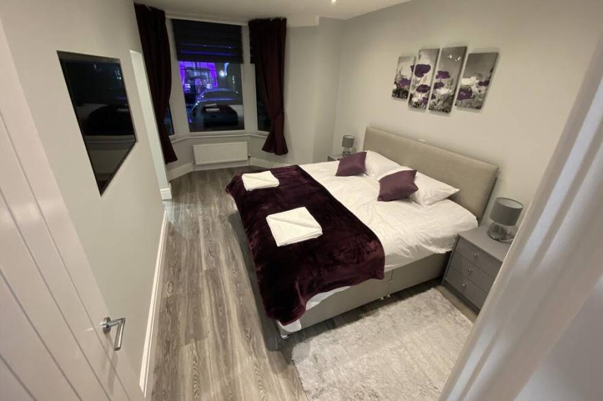 Edward Place Luxury Hot Tub Apartment