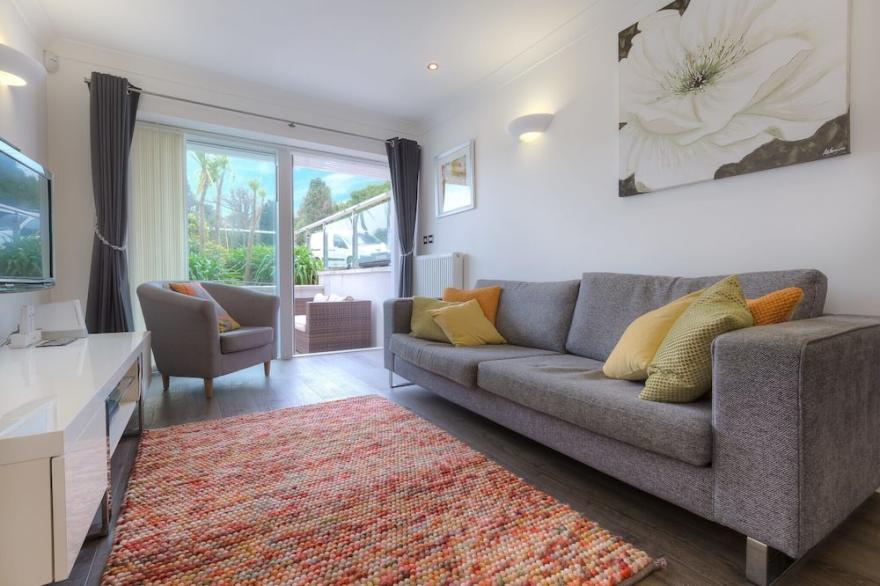 SERENDIPITY, family friendly, character holiday cottage in St Ives