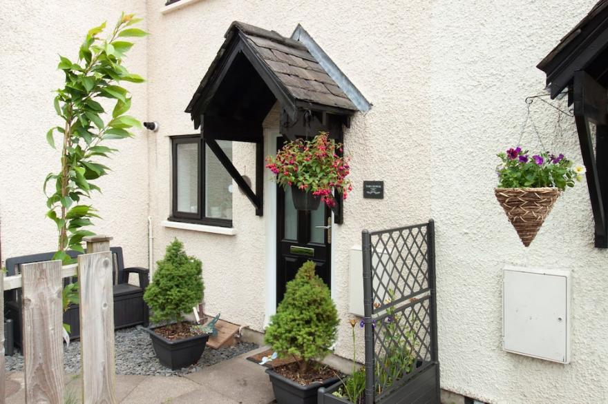 3 STRICKLAND COURT, family friendly, with a garden in Kendal
