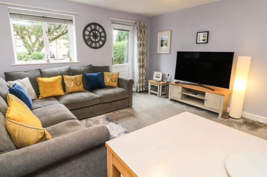 3 STRICKLAND COURT, family friendly, with a garden in Kendal