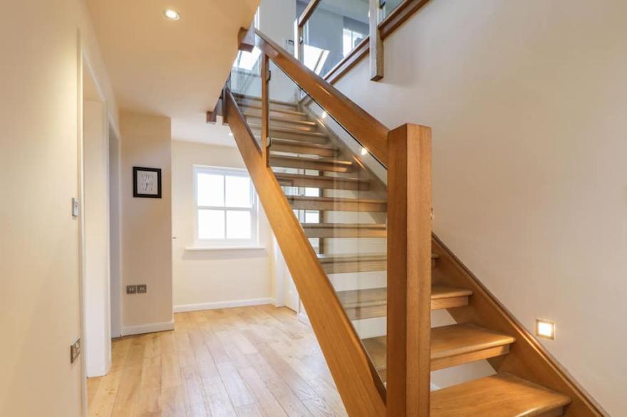 WRENVILLE, family friendly, luxury holiday cottage in Keswick
